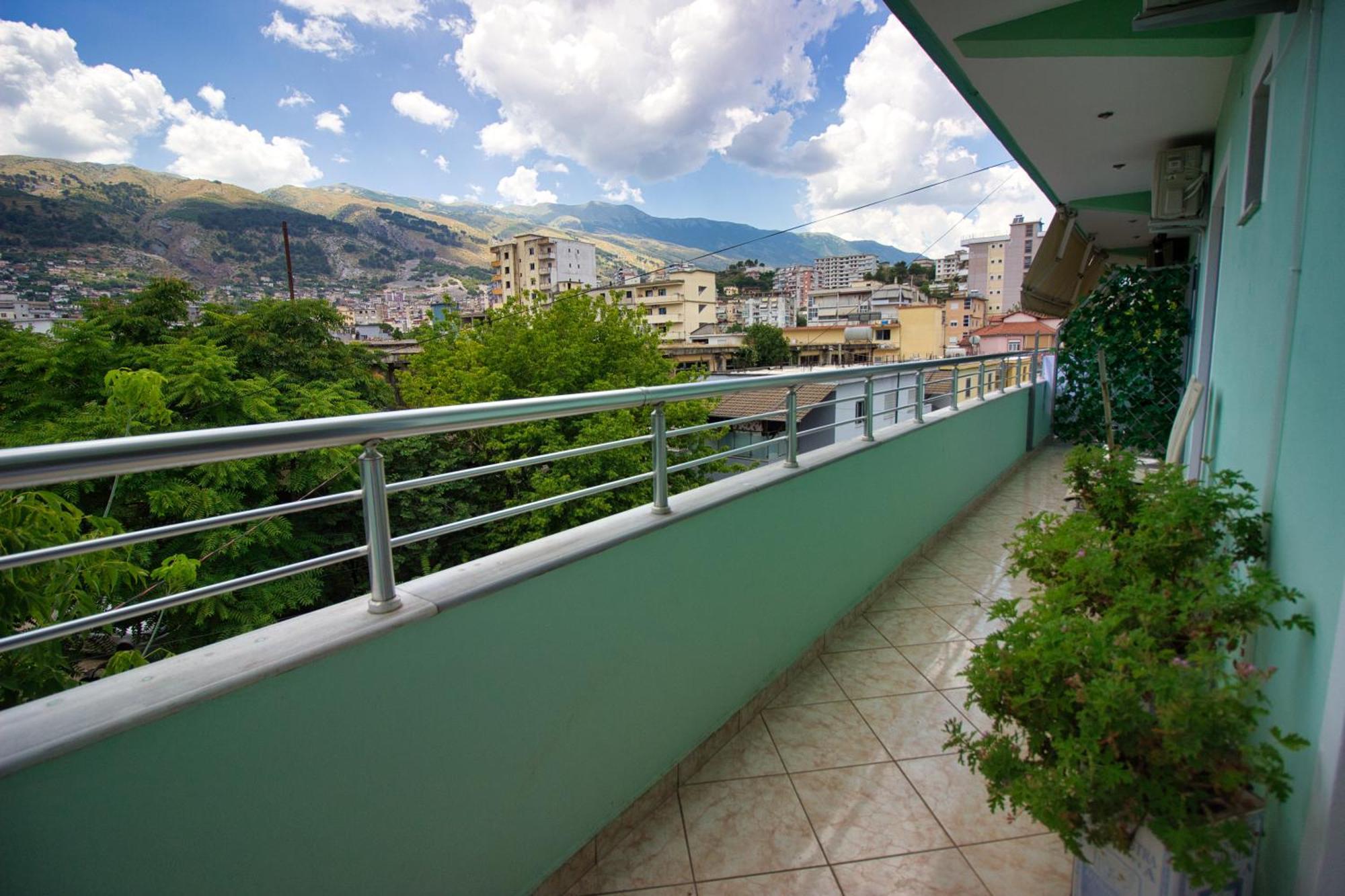 Muko'S Apartments Gjirokastër Exterior foto